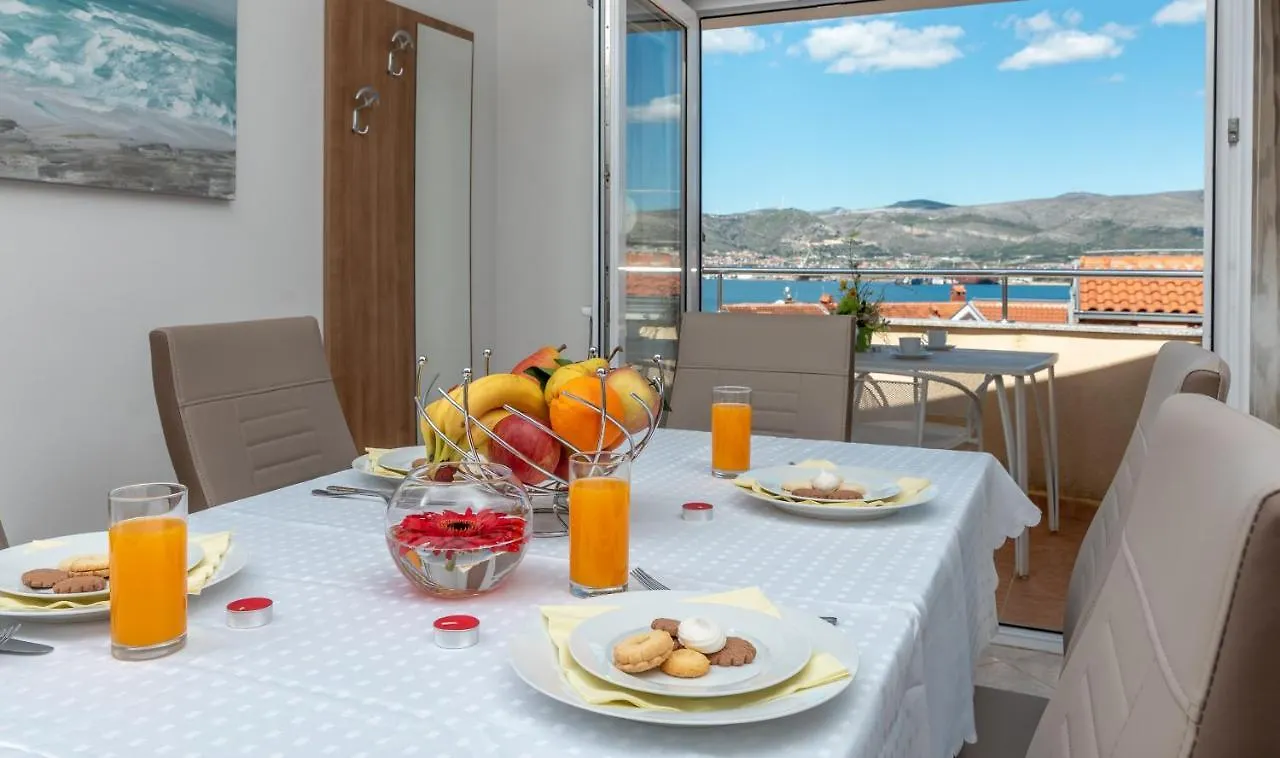 Amazing 2 Bedroom Apartment With A Sea View Trogir