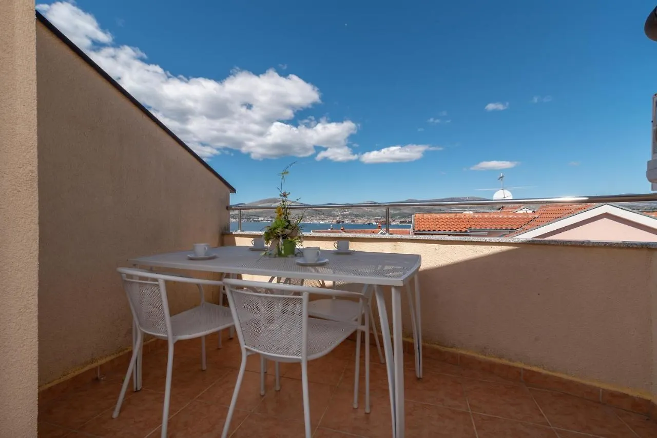 Amazing 2 Bedroom Apartment With A Sea View Trogir