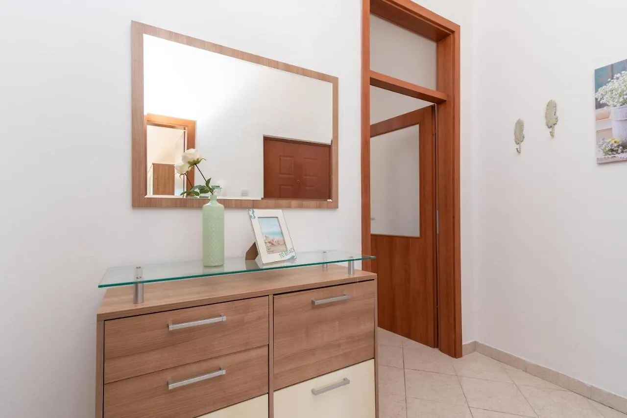 Amazing 2 Bedroom Apartment With A Sea View Trogir