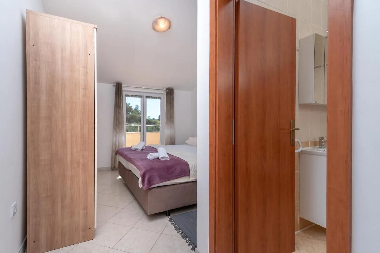 Amazing 2 Bedroom Apartment With A Sea View Trogir Croatia