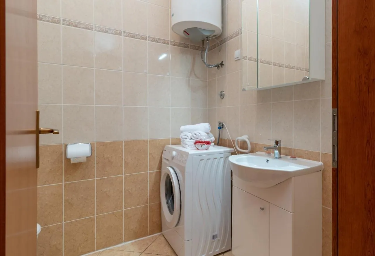 Amazing 2 Bedroom Apartment With A Sea View Trogir