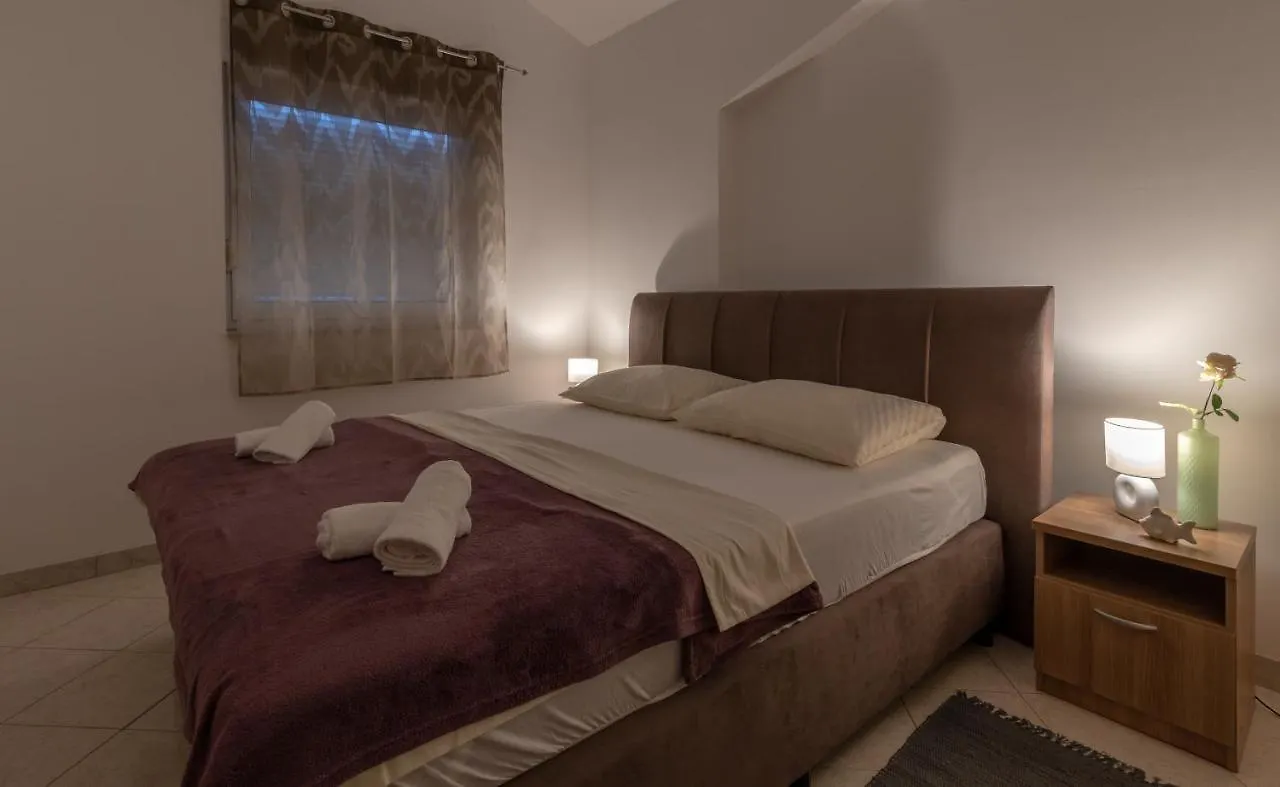 Amazing 2 Bedroom Apartment With A Sea View Trogir 0*,